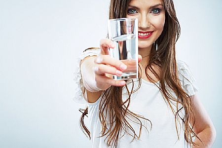 Koliko vode je še zdravo popiti?